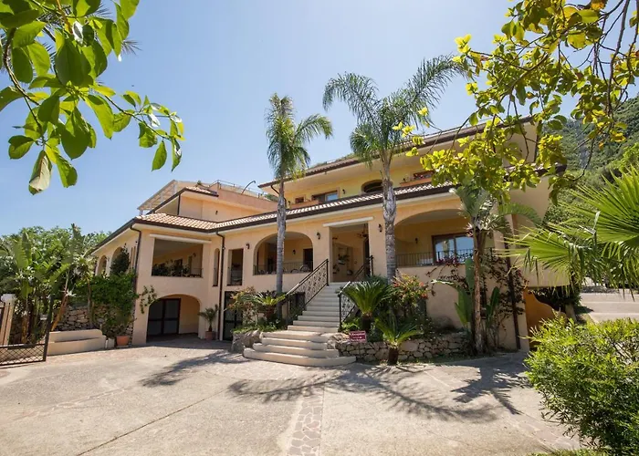 Cannamele Hotel 4*